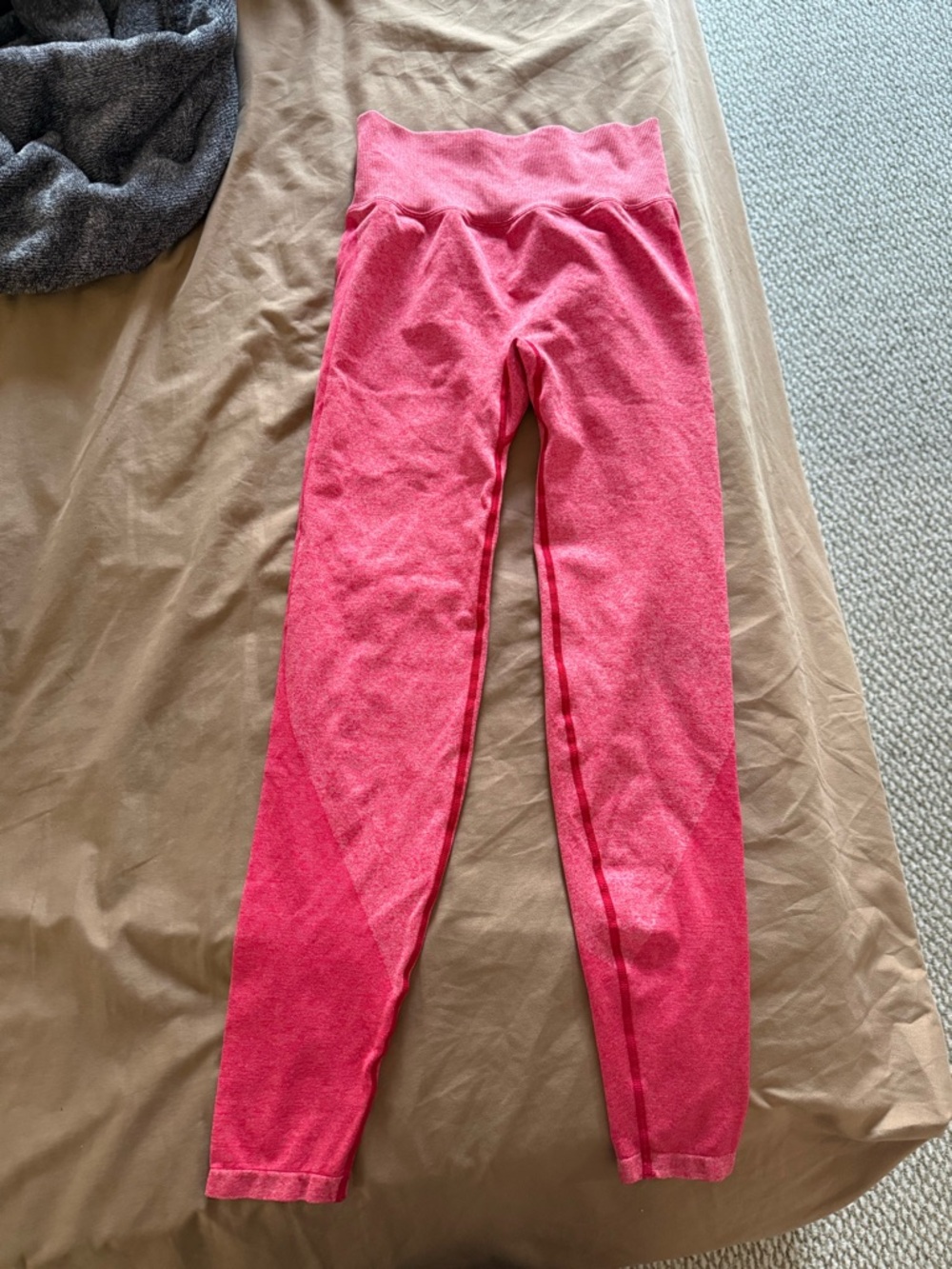 PINK Victoria's Secret active Hot Pink Seamless High-Waist Leggings size small